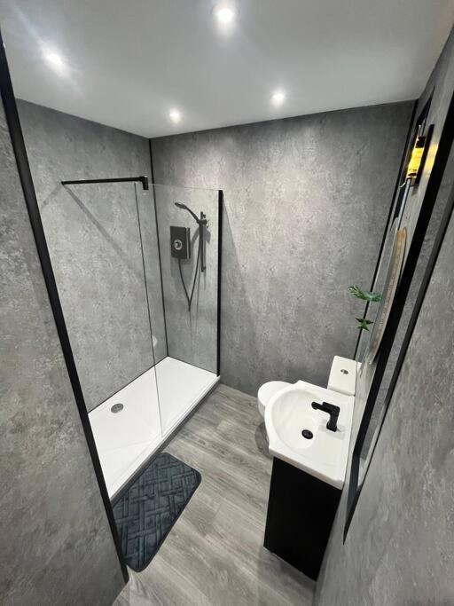 Stunning 2 Bedroom Ground Floor Sea View Apartment Rhos-on-Sea Bagian luar foto