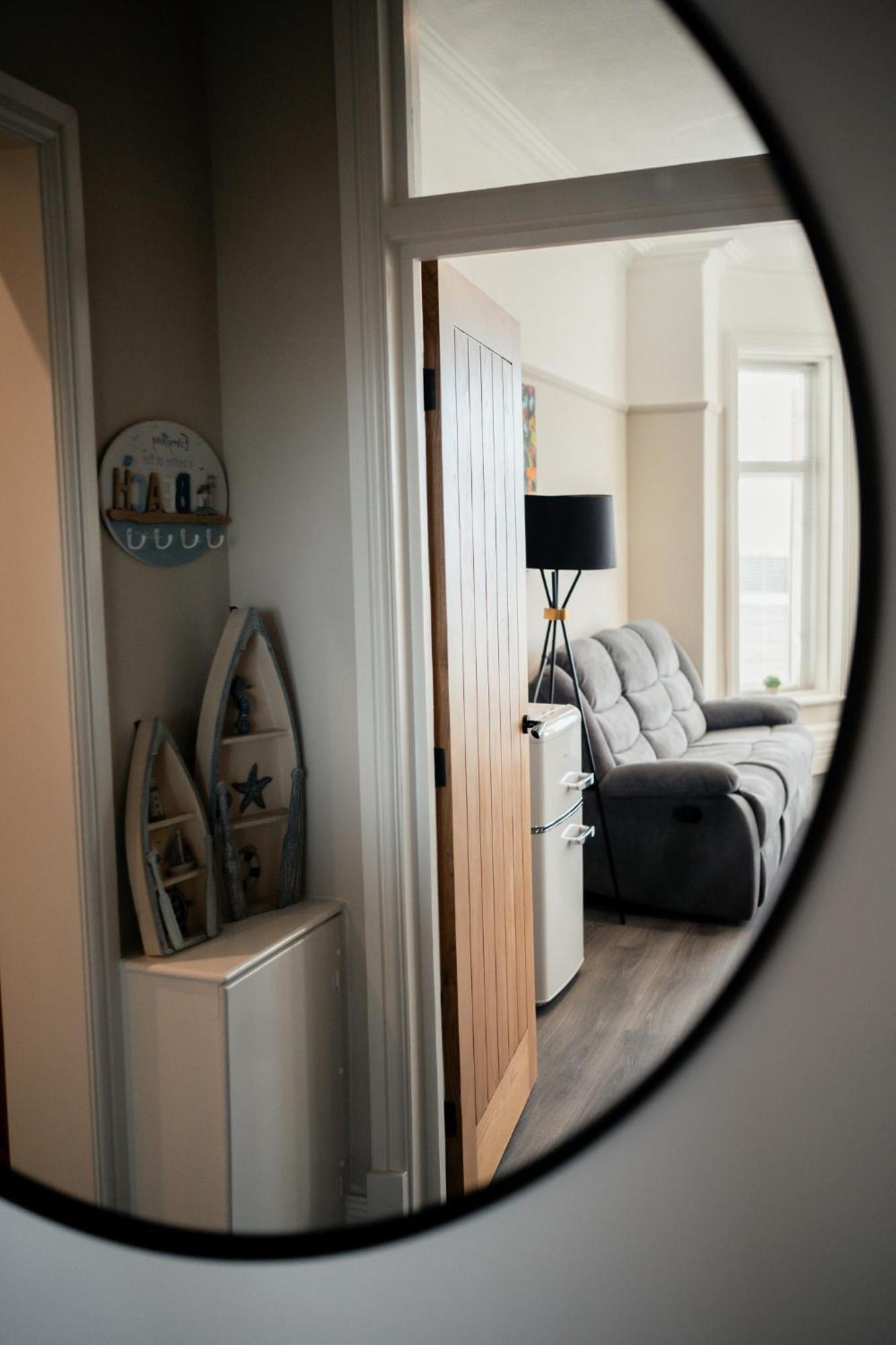 Stunning 2 Bedroom Ground Floor Sea View Apartment Rhos-on-Sea Bagian luar foto